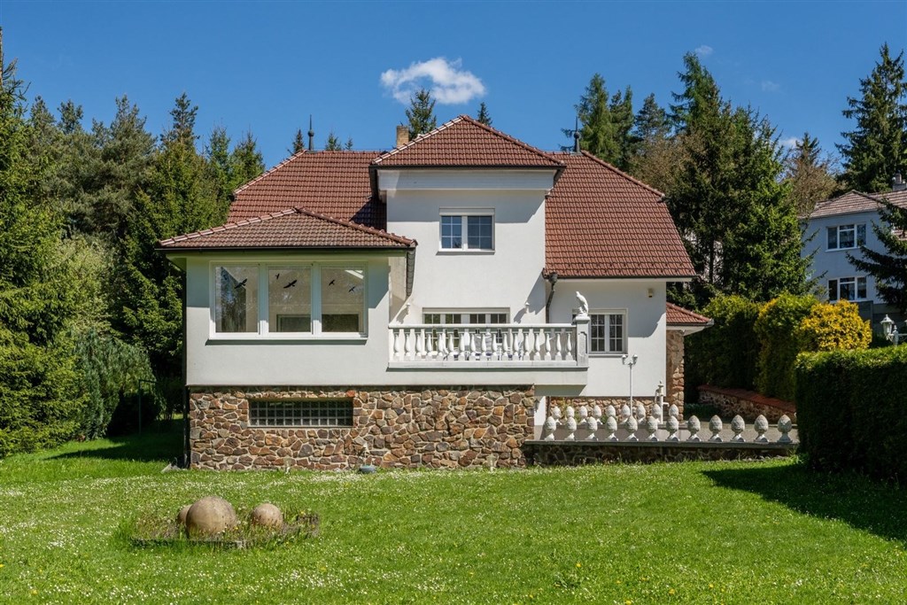 Exteriér domu - denní pohled 11