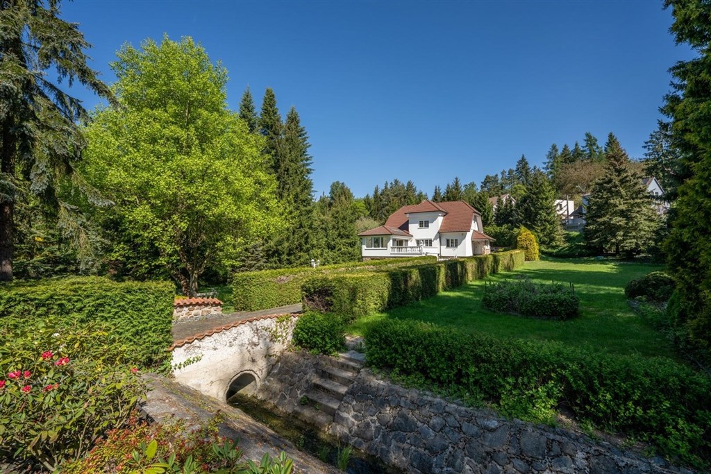 Exteriér domu - denní pohled 16