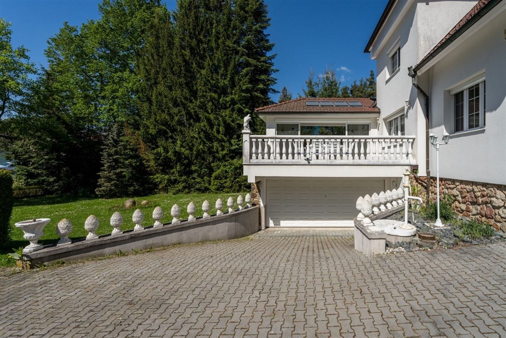 Exteriér domu - denní pohled 17