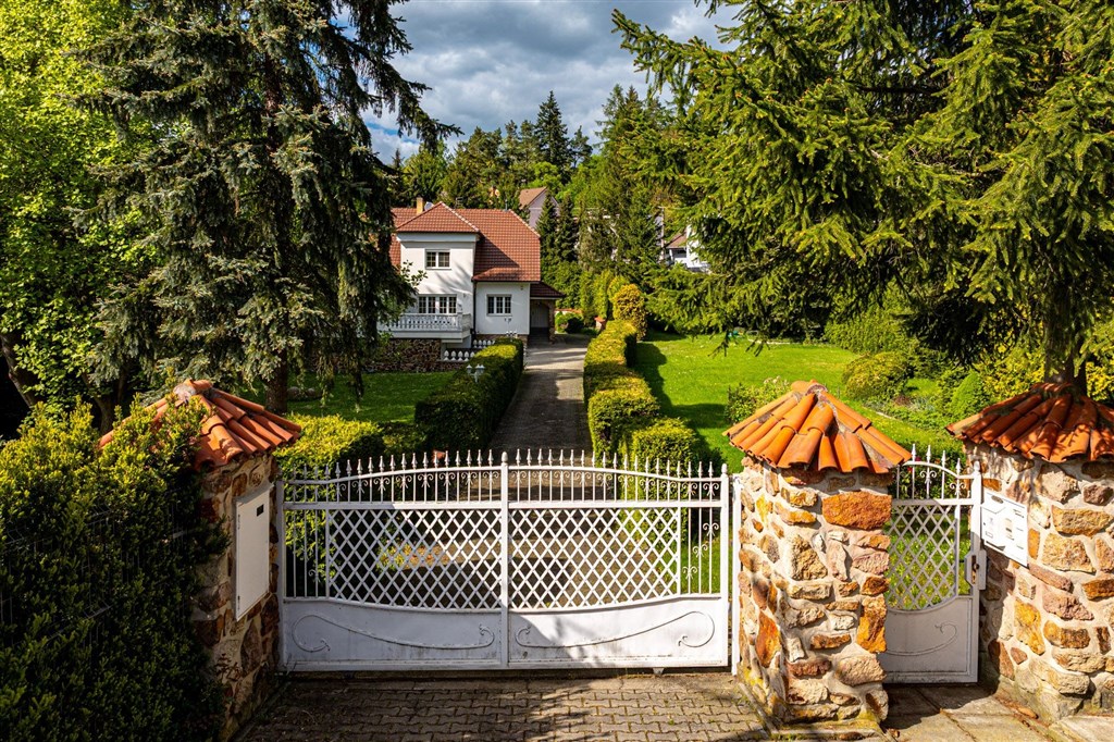 Exteriér domu - denní pohled 26